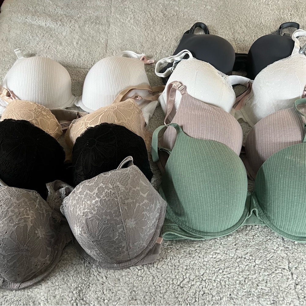 Elegant Women's Lace and Ribbed Bras - Assorted Colors